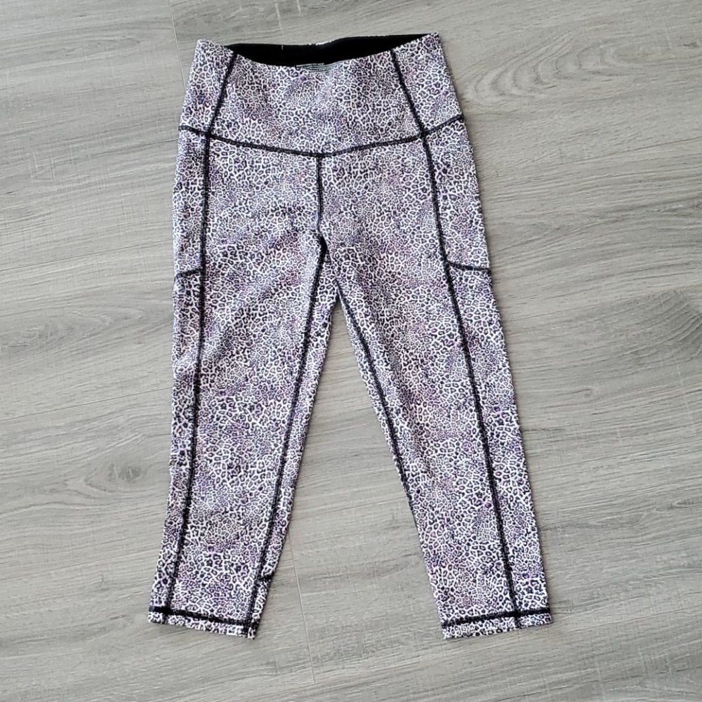 Victoria Sport Knockout Capri leggings